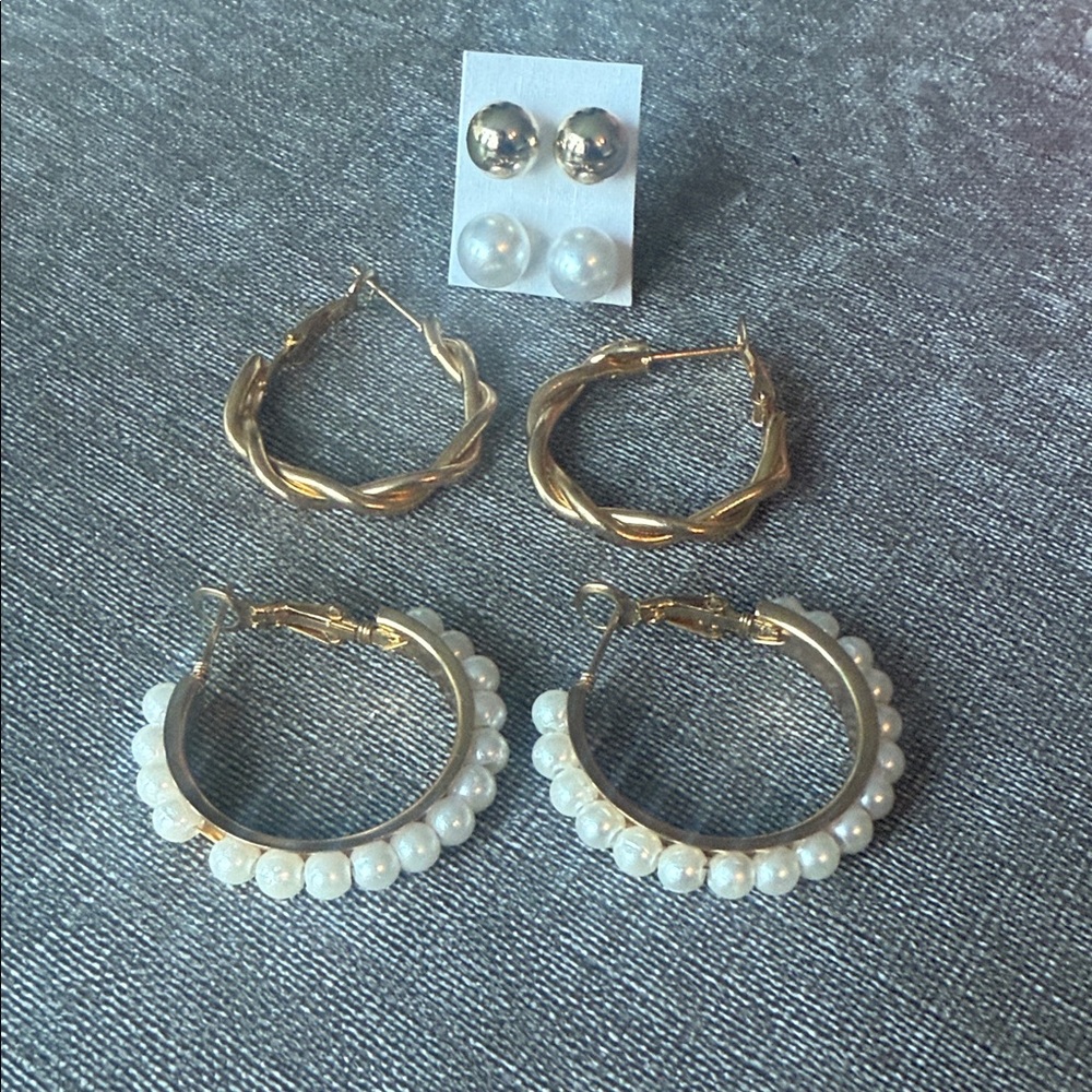 Elegant Gold and Pearl Earring Set